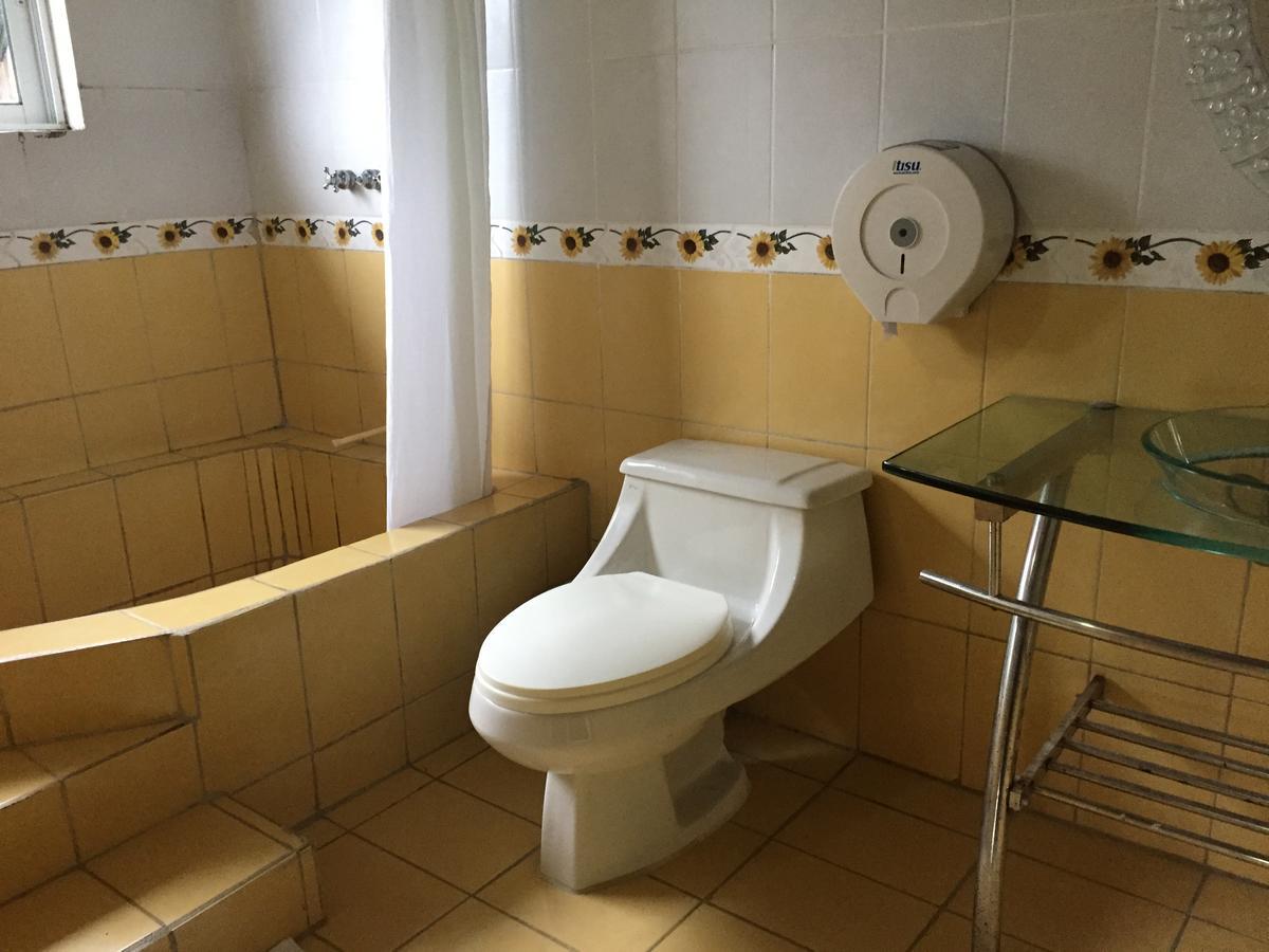 אל רמאטה Hotel Y Restaurante El Muelle מראה חיצוני תמונה