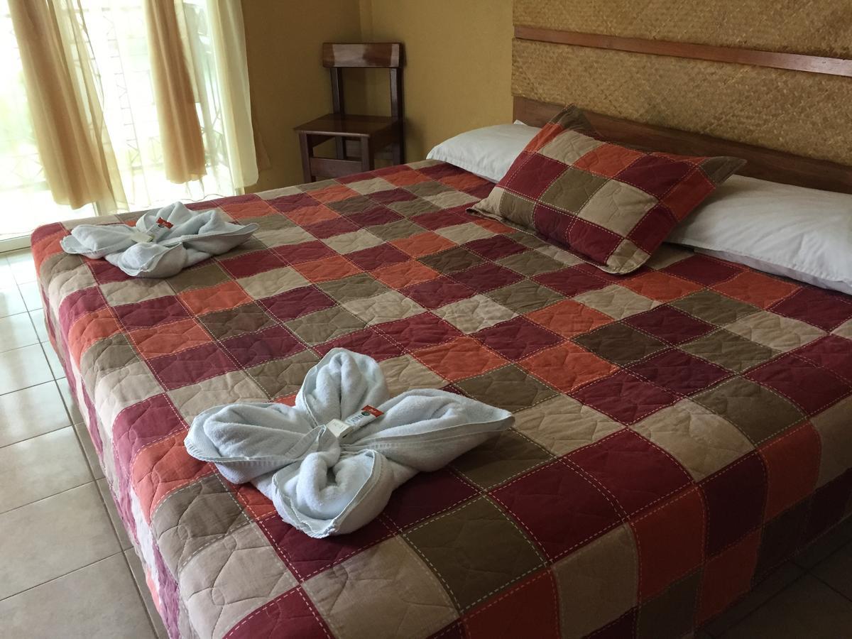 אל רמאטה Hotel Y Restaurante El Muelle מראה חיצוני תמונה