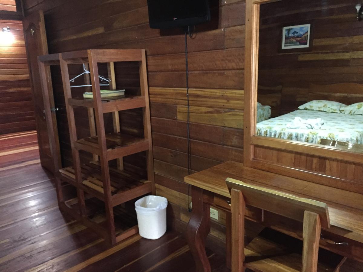 אל רמאטה Hotel Y Restaurante El Muelle מראה חיצוני תמונה